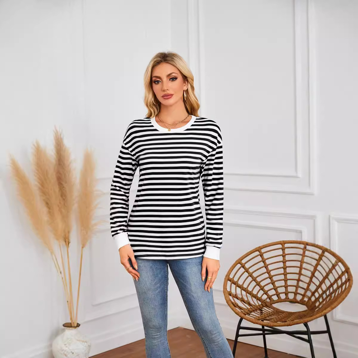 Patterned Round-Neck Long-Sleeve Casual Sweatshirt