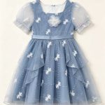 Cute 4–6-Year-Old Girl gallery image 2